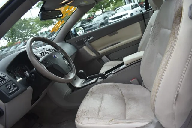 Used 2010 Blue Volvo T5 image 22