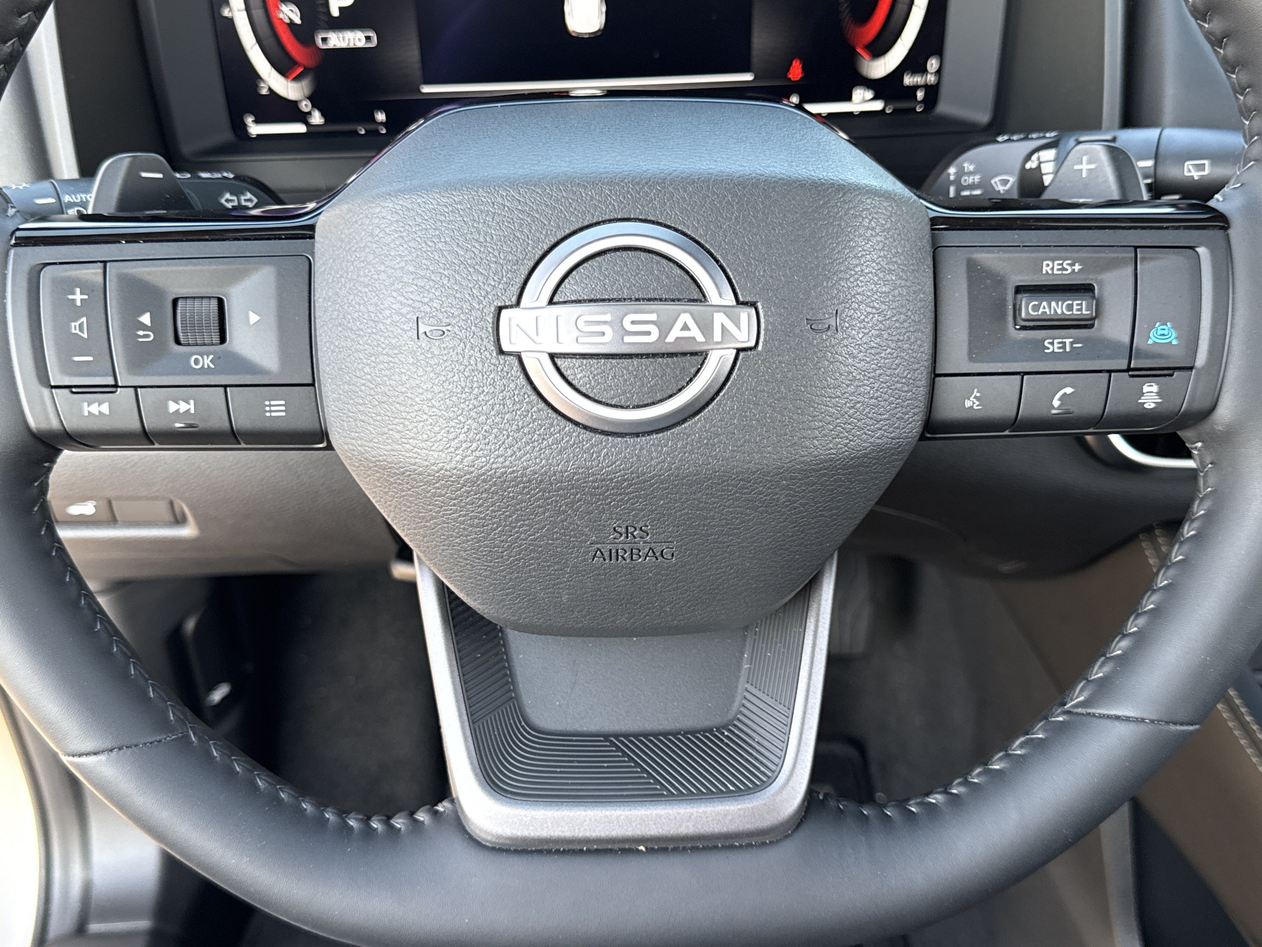 Used 2026 Champagne Silver Metallic/Super Black Nissan Platinum image 12