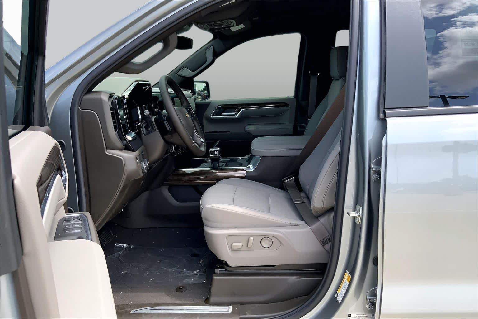 2026 Chevrolet Silverado 1500 LT - Photo 10