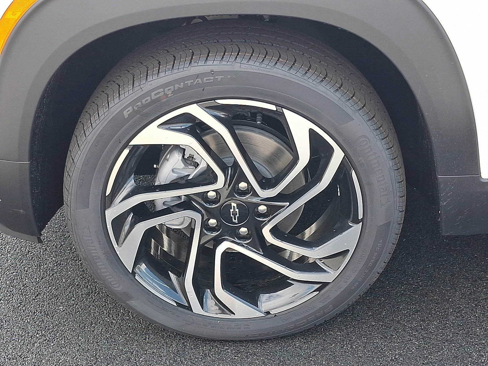 New 2026 Iridescent Pearl Tricoat Chevrolet RS image 5