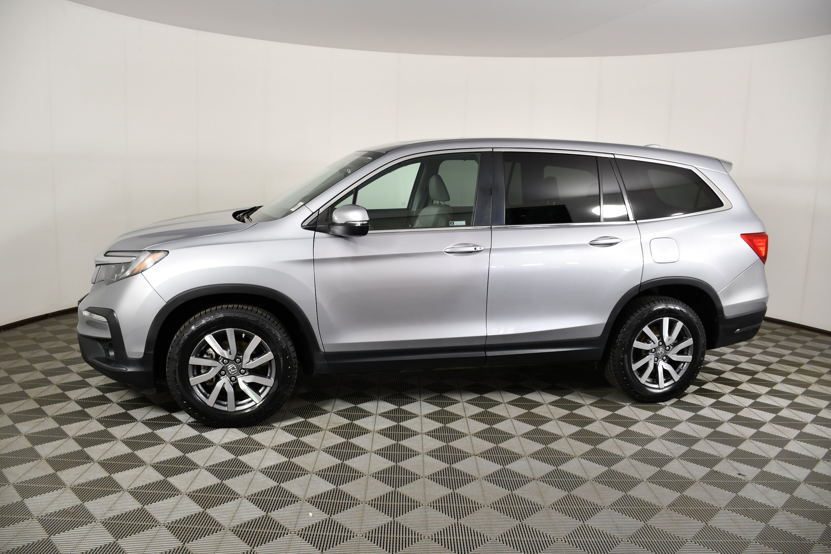 Used 2020 Lunar Silver Metallic Honda EX-L image 9