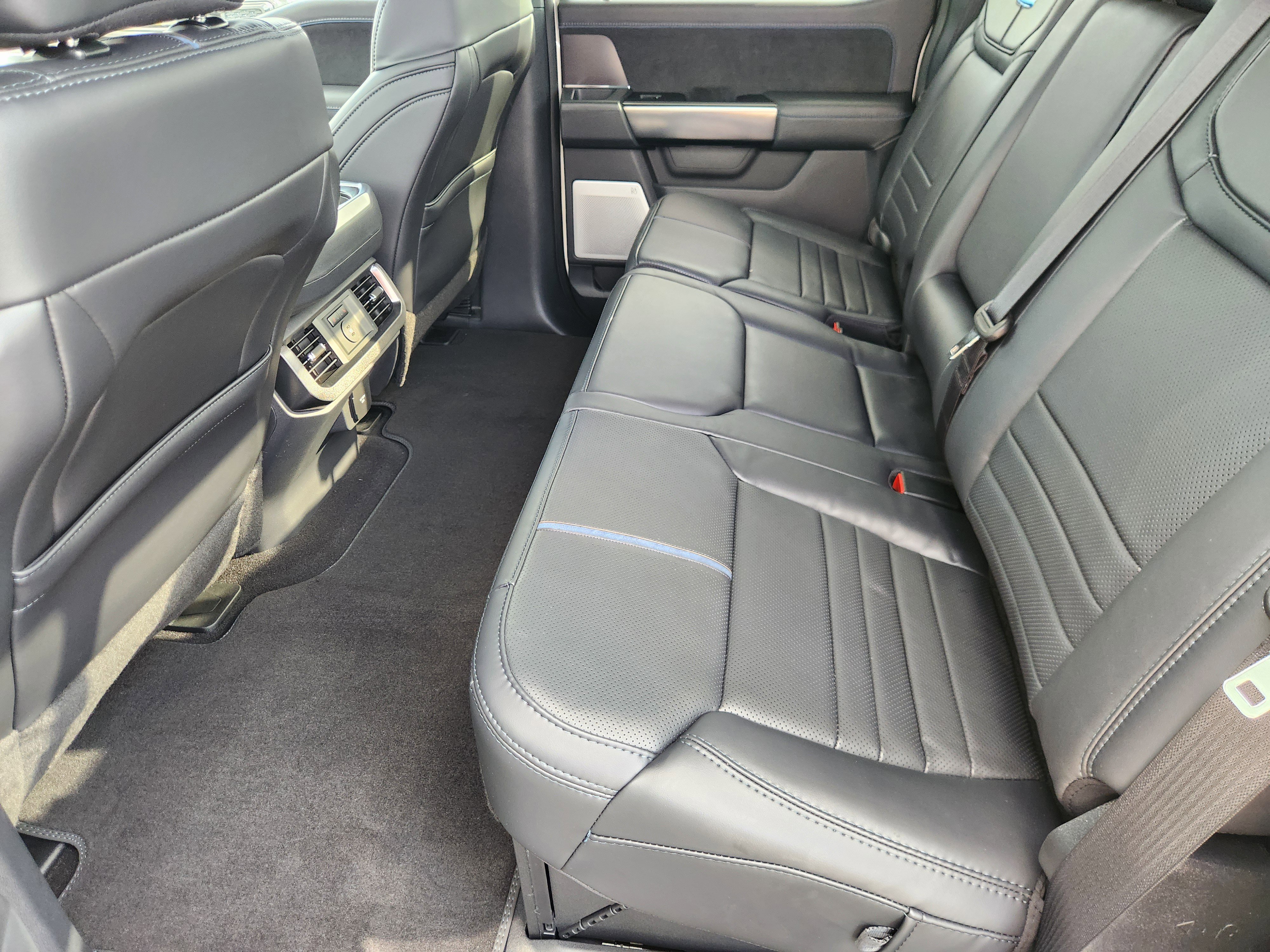New 2025 Star White Metallic Tricoat Ford Platinum image 20
