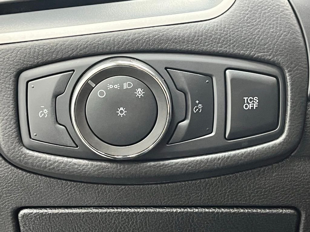 2022 Ford Edge SE - Photo 24