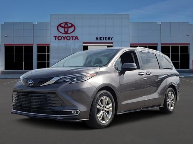 2023 Toyota Sienna Platinum
