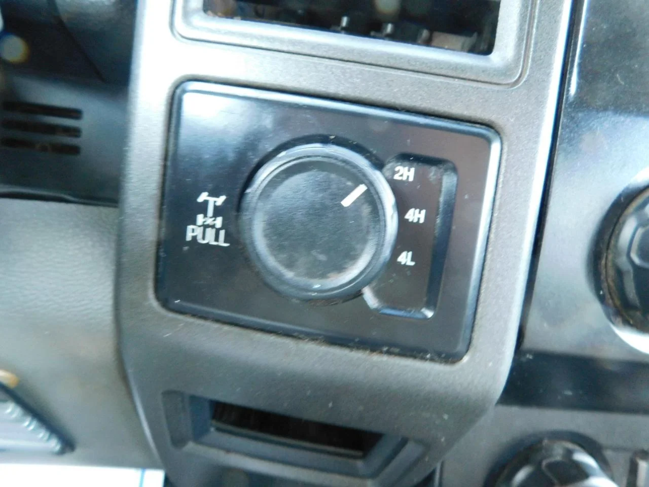 Used 2022 White Ford XL 4WD Crew Cab 6.75 ft Box image 33