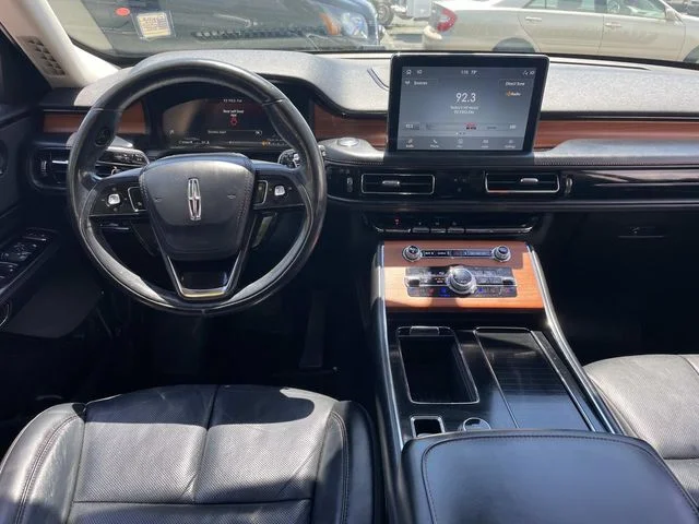 Used 2020 Silver Lincoln Reserve image 19