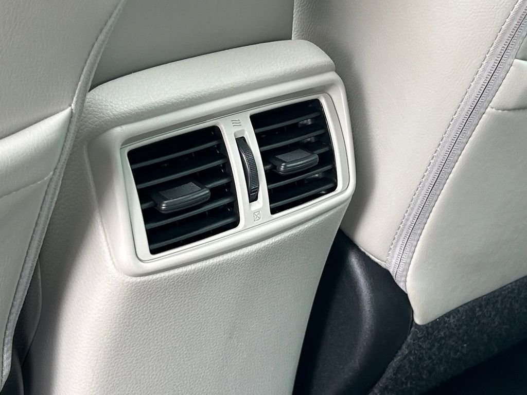 Used 2022 White Nissan SL image 37