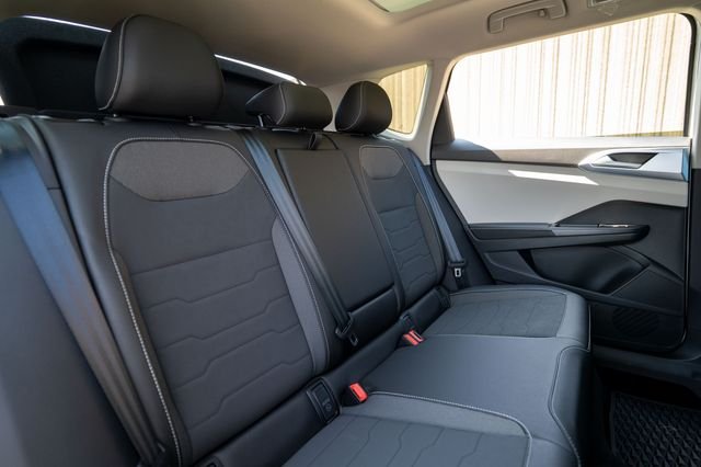 2025 Volkswagen Taos SE - Photo 33