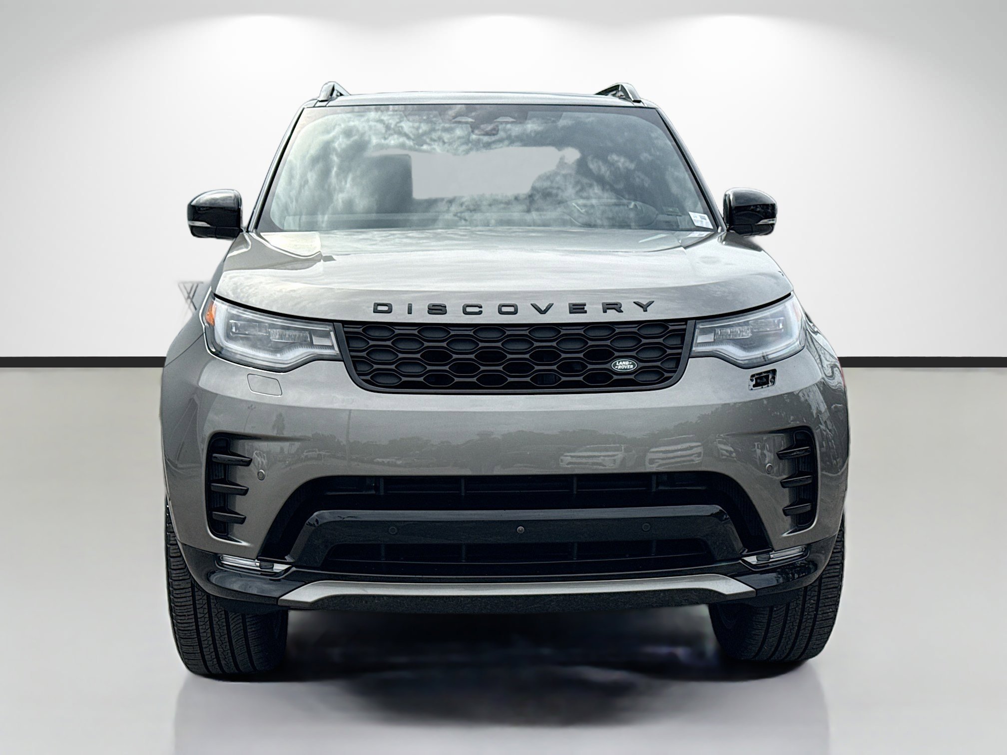 Certified Used 2025 Silver Land Rover Dynamic SE image 8