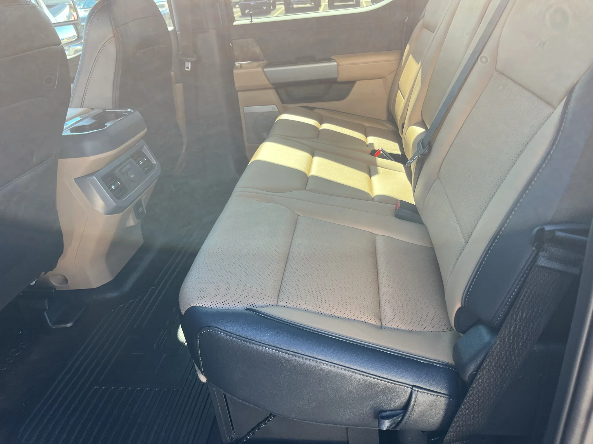 New 2027 Marsh Gray Metallic Ford F-350® Lariat® image 19