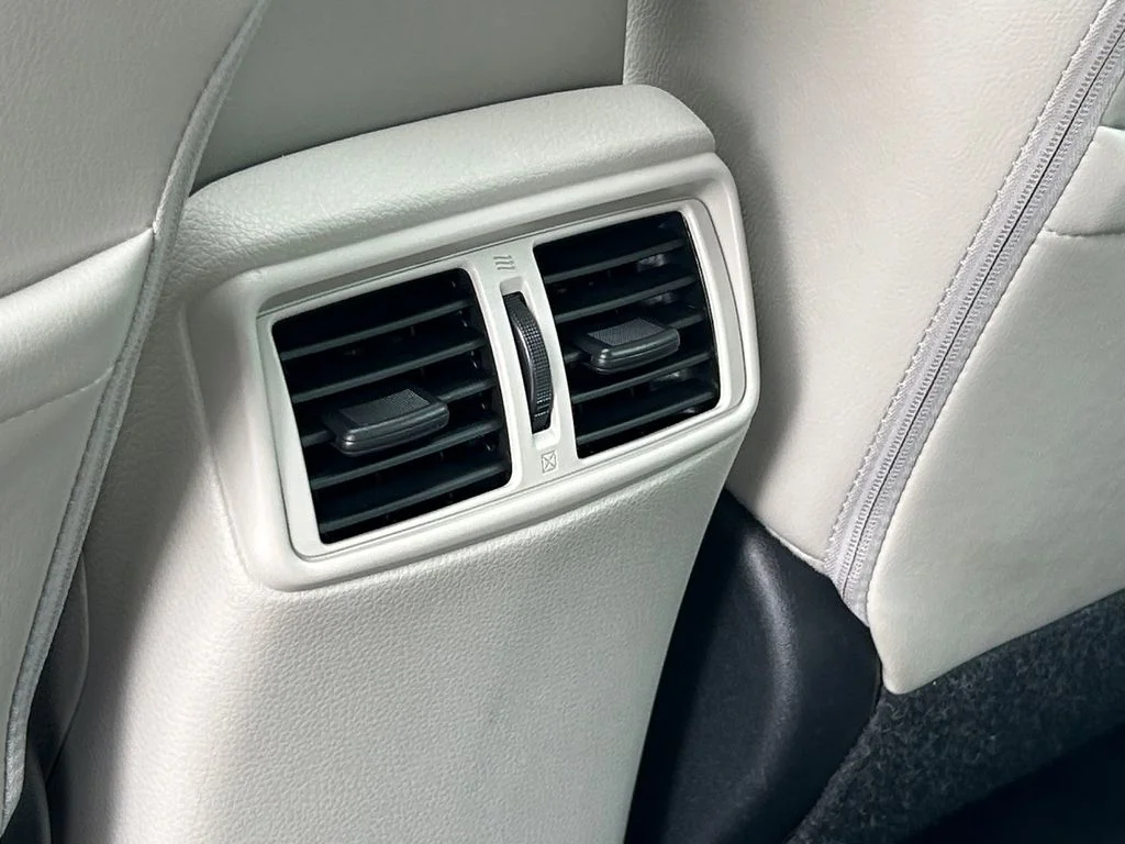 Used 2022 White Nissan SL image 37