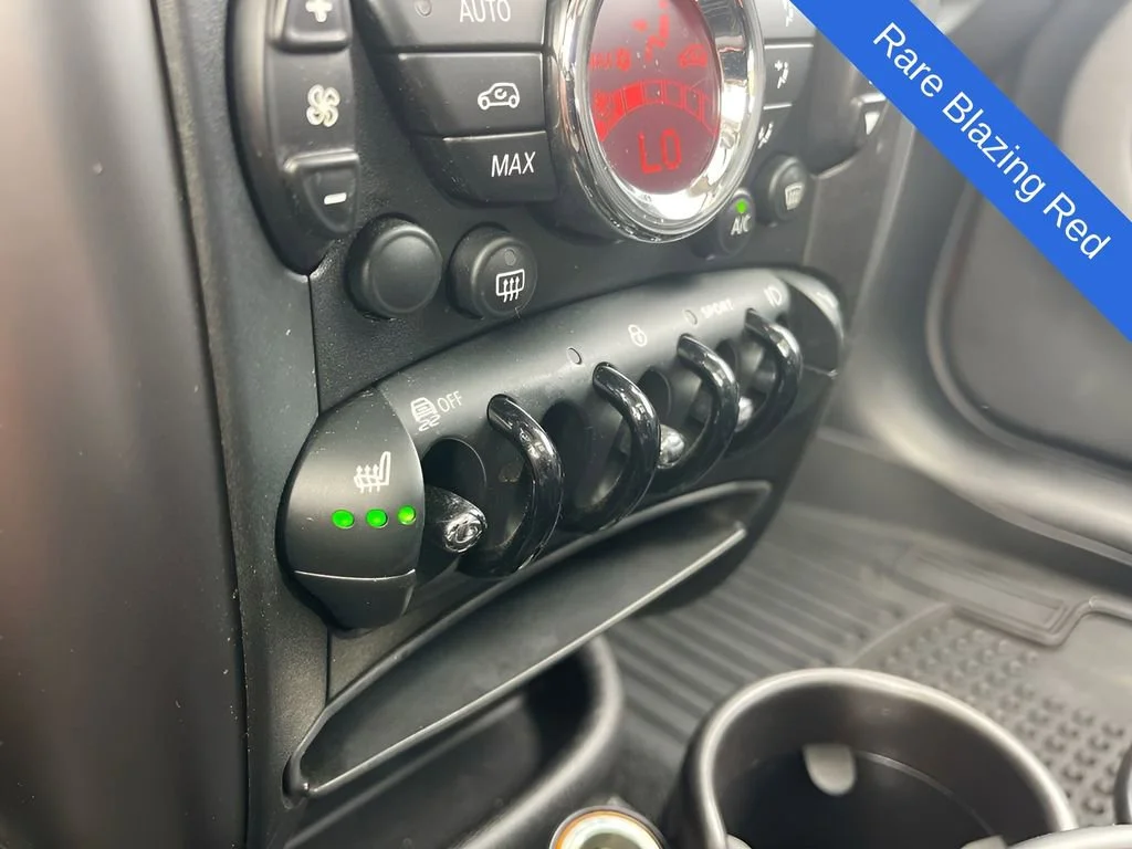 Used 2013  MINI S image 21