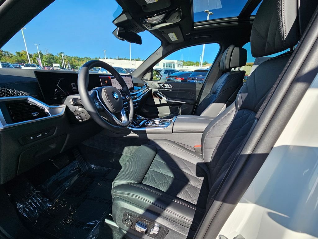 Certified Used 2026 Alpine White BMW xDrive40i image 14