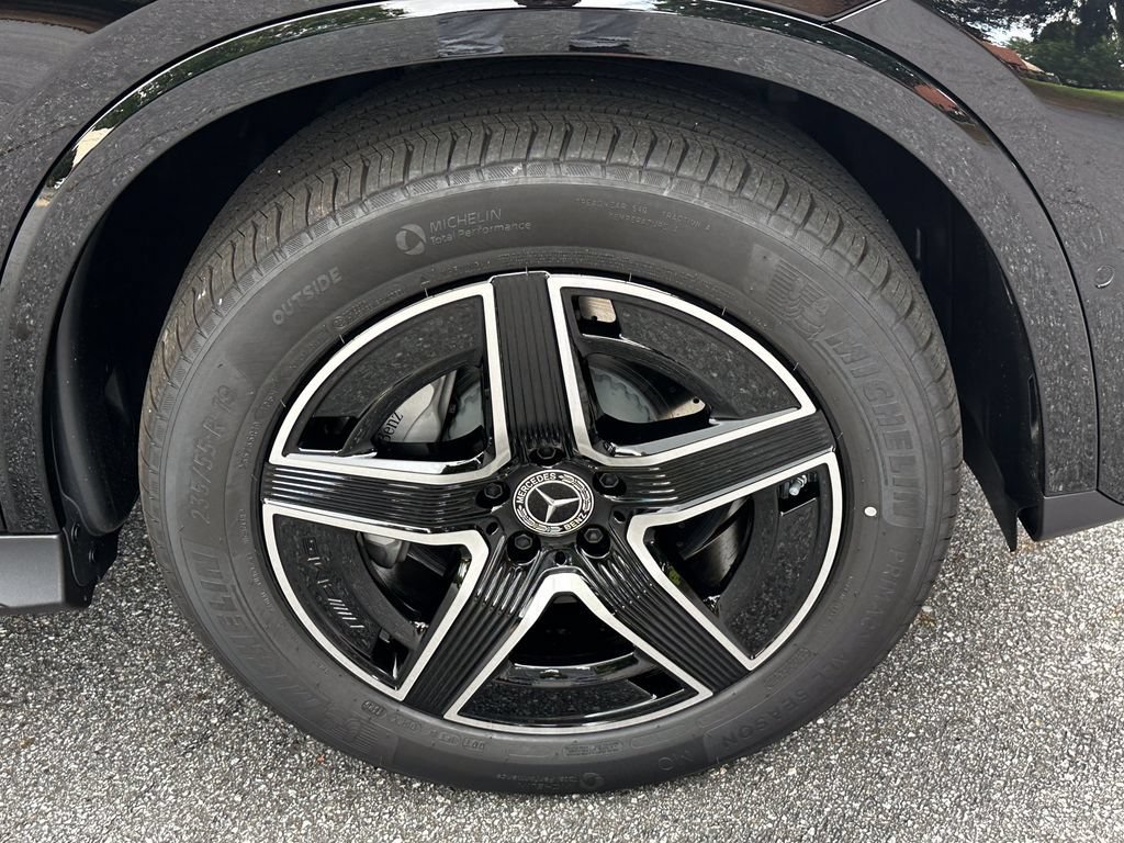 New 2026 Black Mercedes-Benz GLC 300 image 52