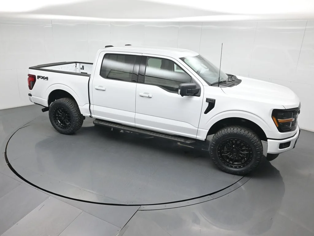 New 2026 Oxford White Ford XLT image 38