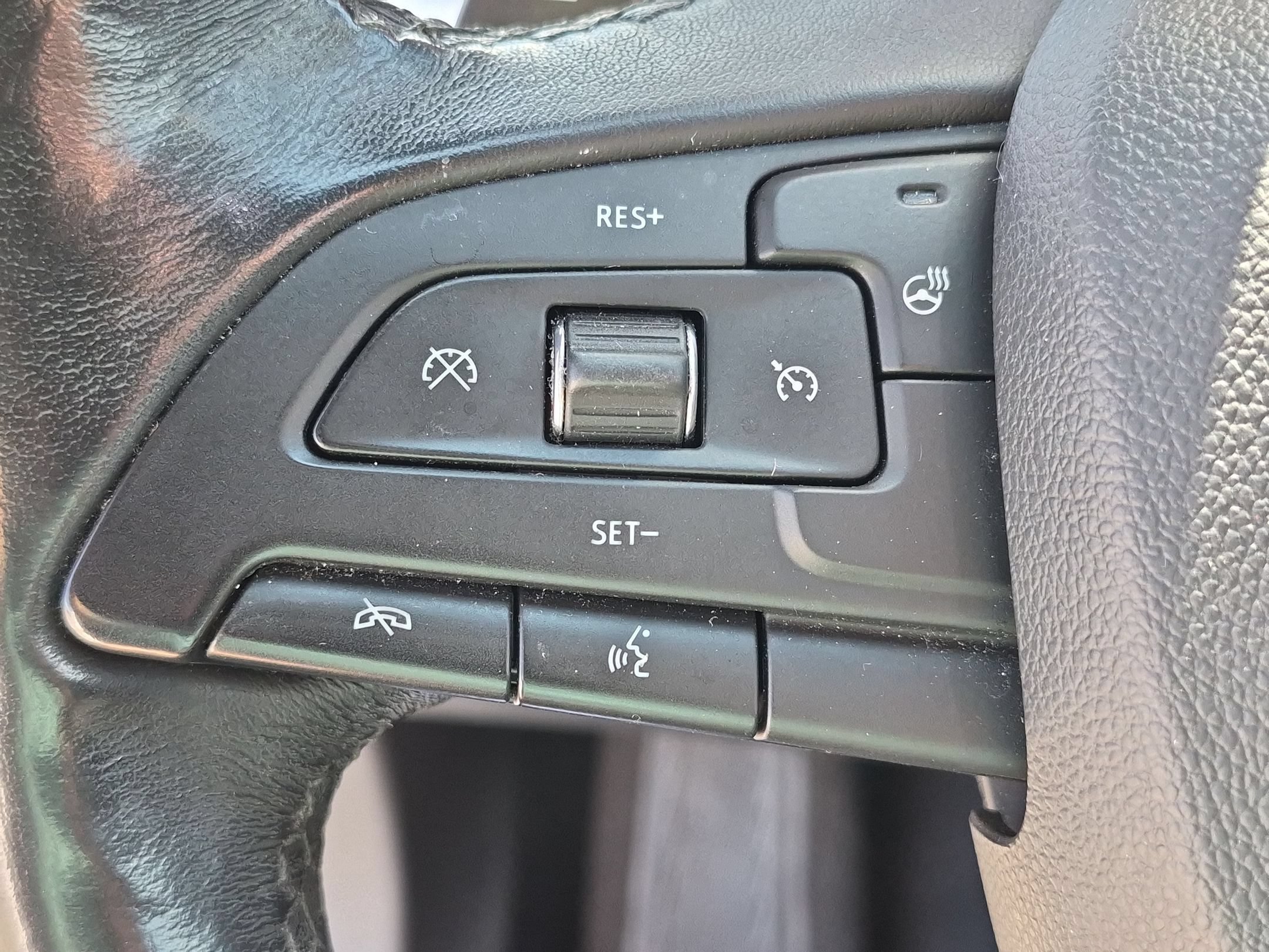 Used 2019 Crystal White Tricoat Cadillac AWD Premium Luxury image 16