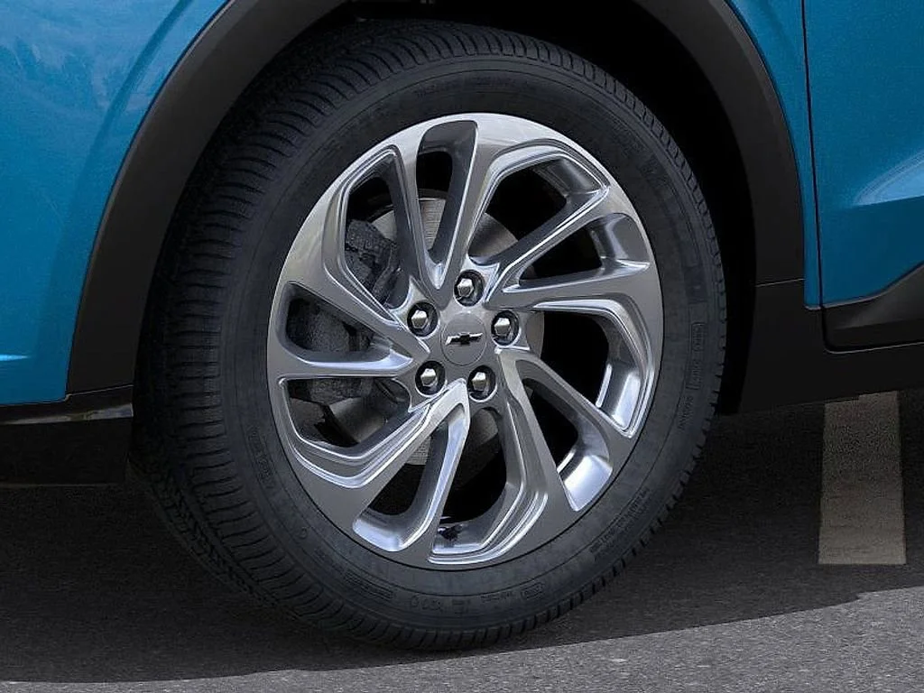 2027 Chevrolet Bolt LT - Photo 9