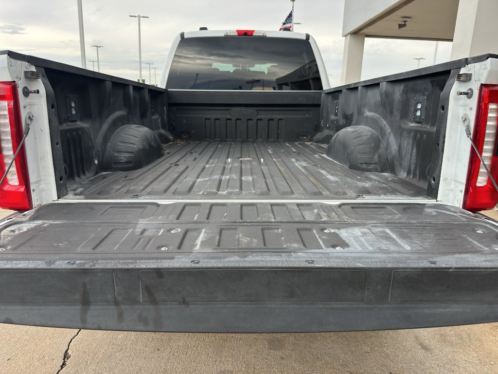 Used 2025 Oxford White Ford XLT image 9