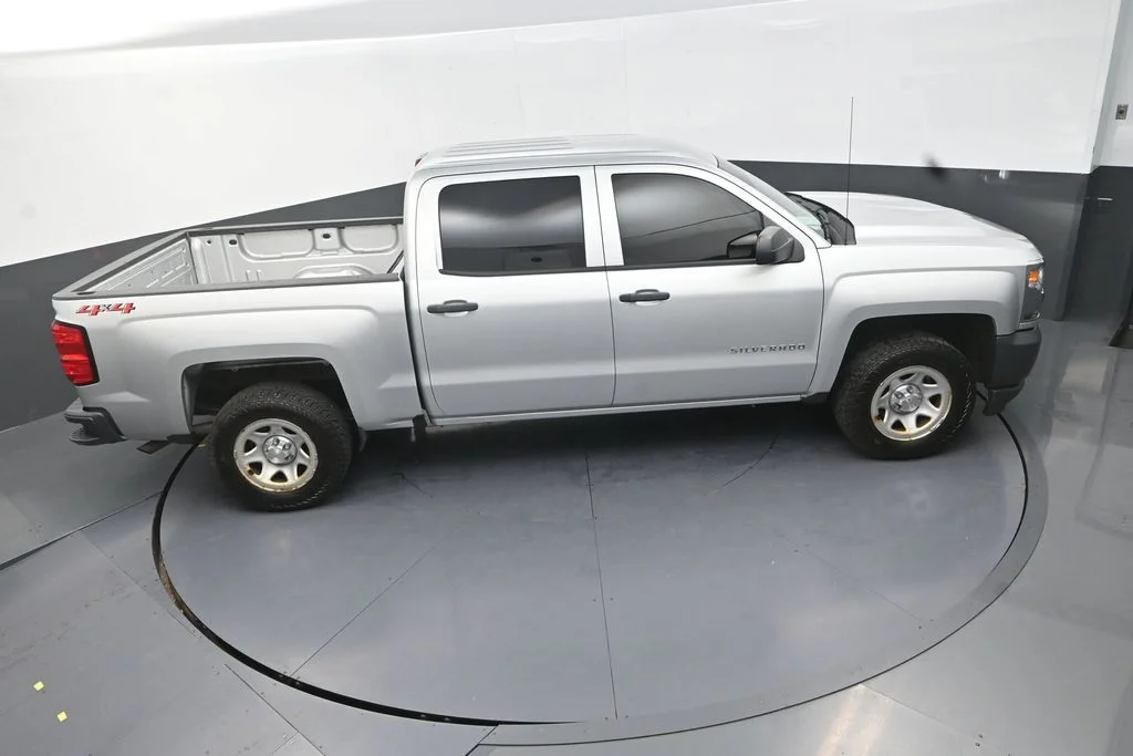 Used 2018 Silver Chevrolet WT image 20