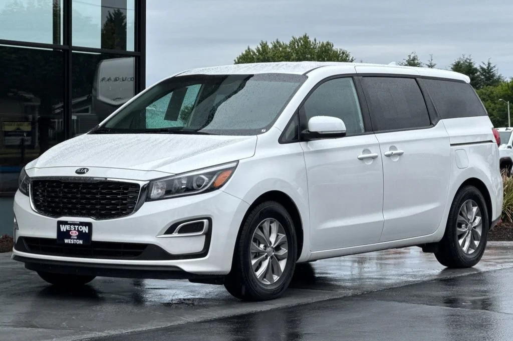 Used 2021 Pearl Kia LX image 8