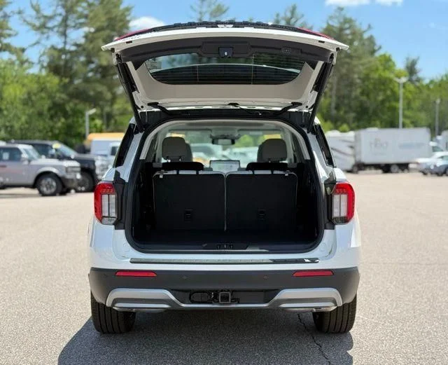 New 2026 Star White Metallic Tri-Coat Ford Platinum™ image 6