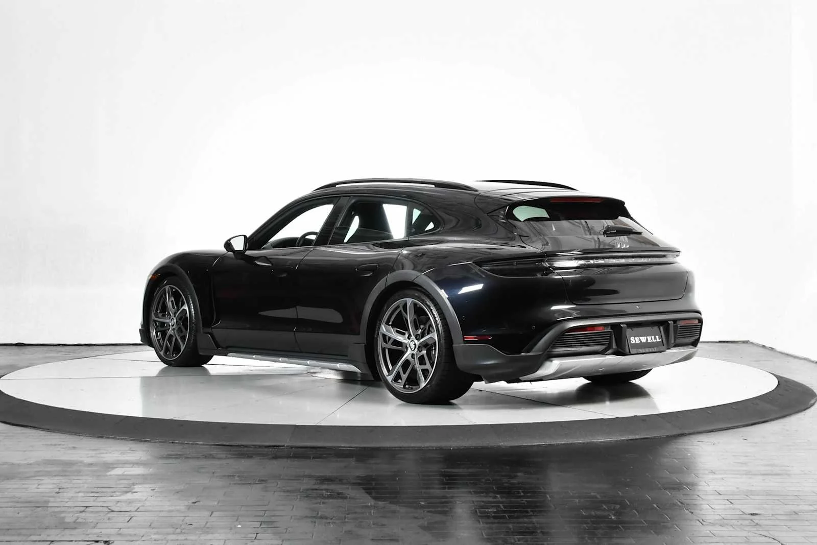 Used 2021 Jet Black Metallic Porsche 4 image 4