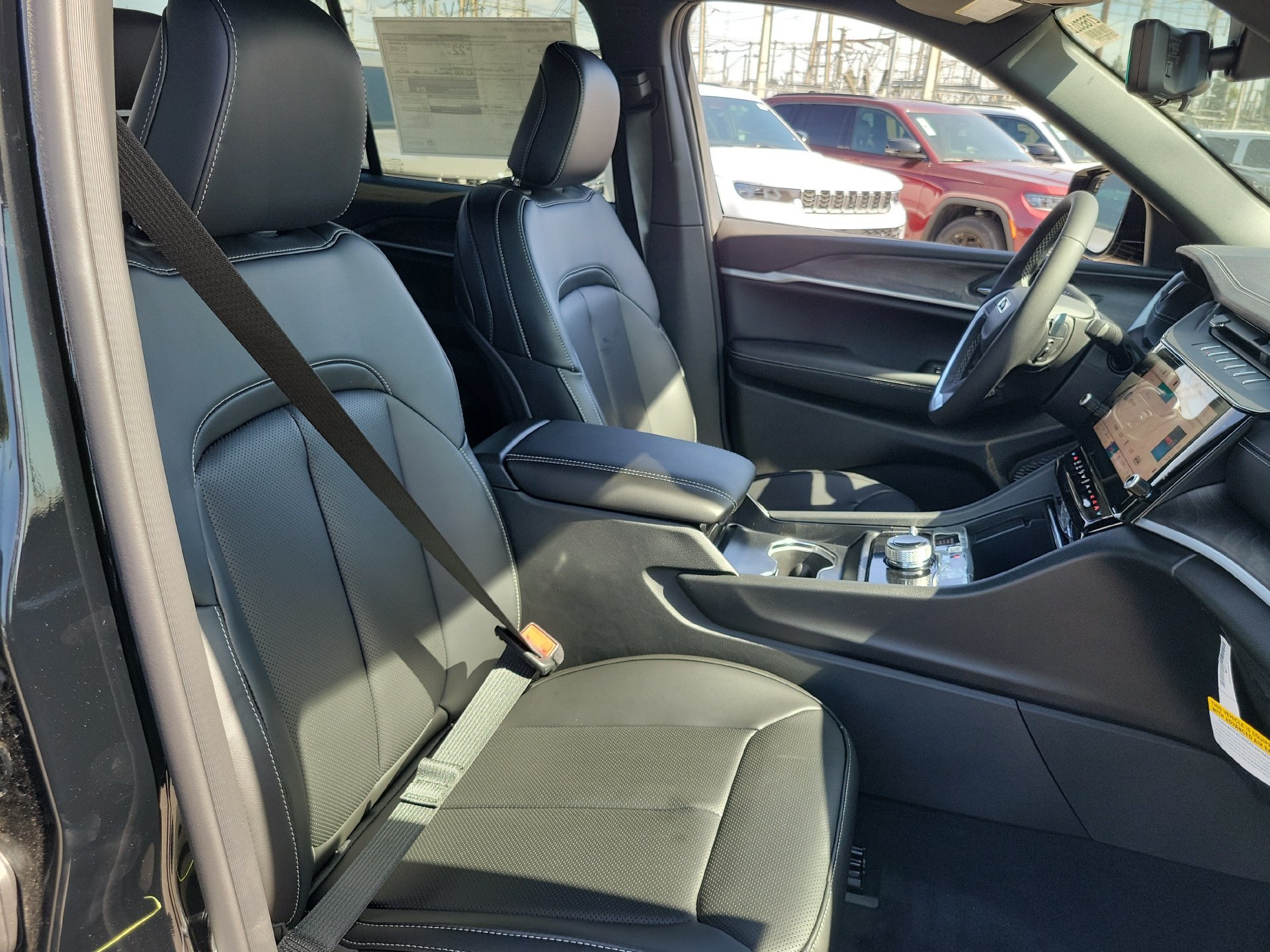 New 2027 High-Gloss Black Paint Jeep Limited image 19