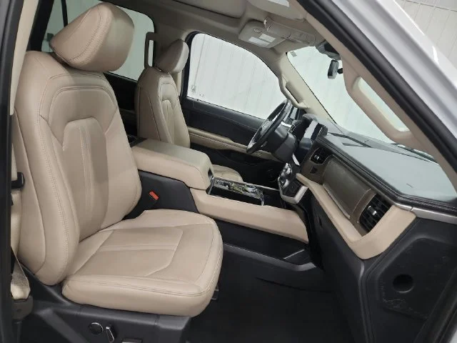 Used 2024 White Ford Limited image 27