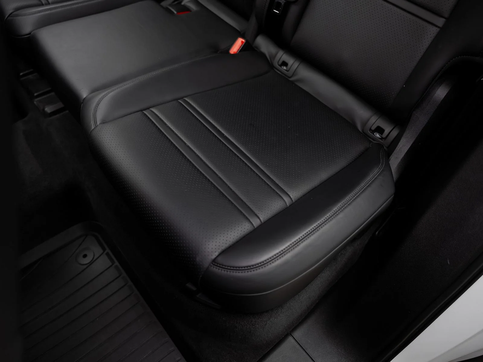 Used 2019 White Porsche Base image 38