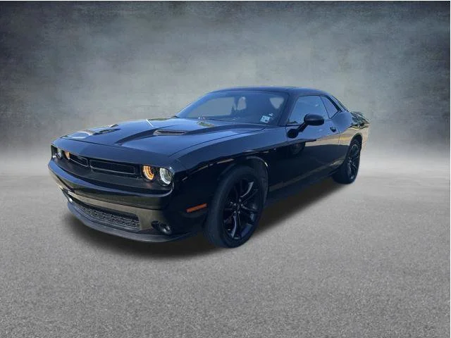 Used 2018 Black Dodge SXT image 3