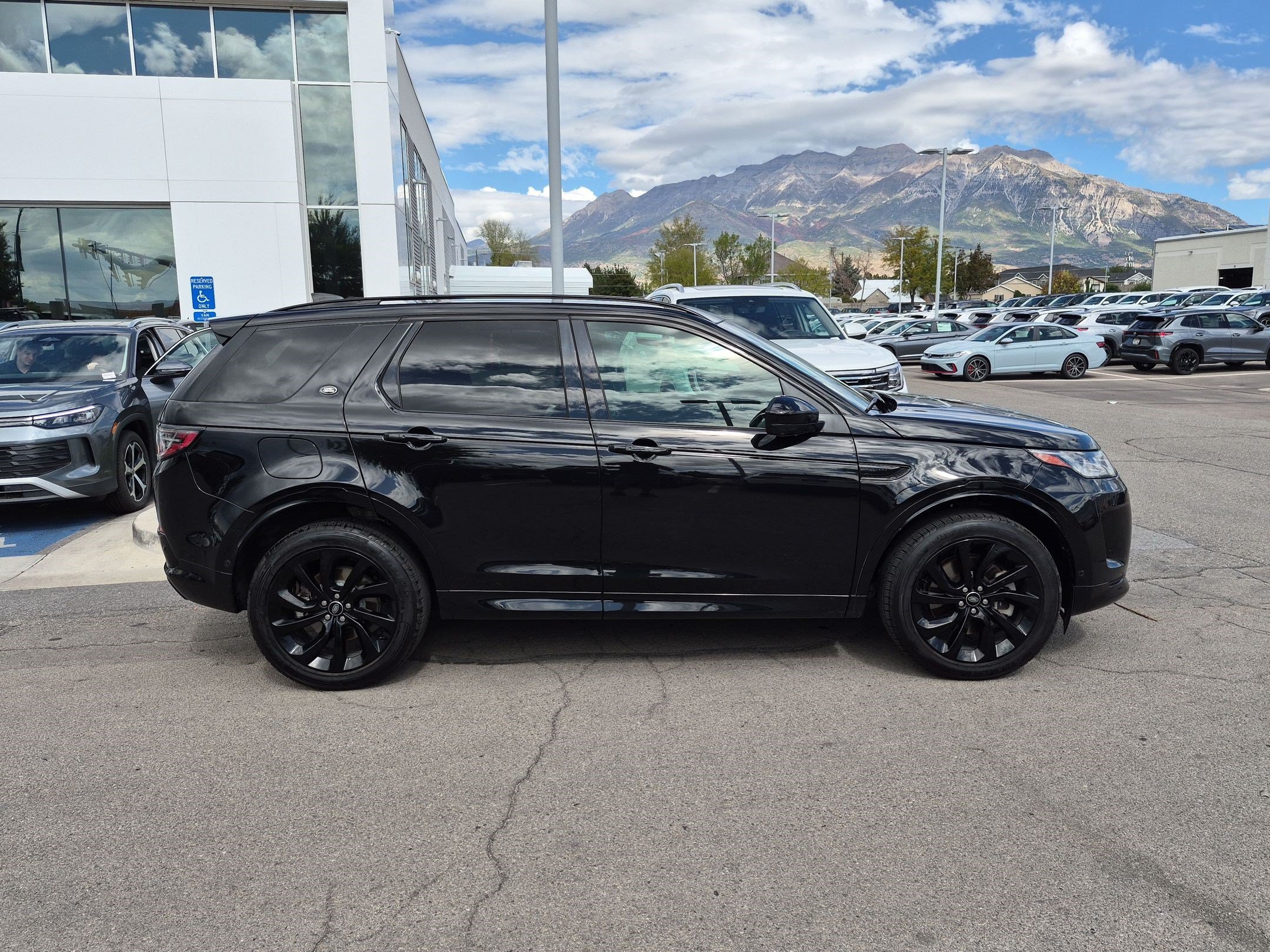 Used 2022 Santorini Black Metallic Land Rover S R-Dynamic image 2