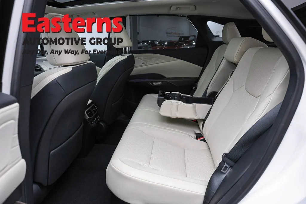 Used 2025 White Lexus 350 Luxury image 24