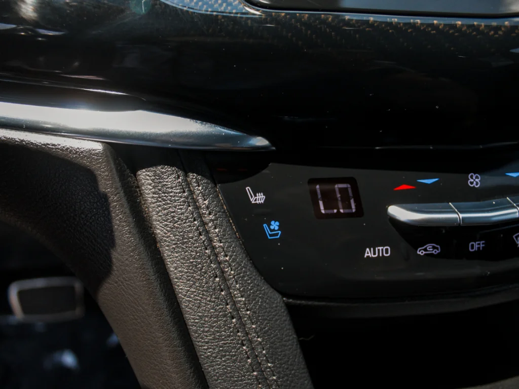 Used 2021  Cadillac Sport image 20