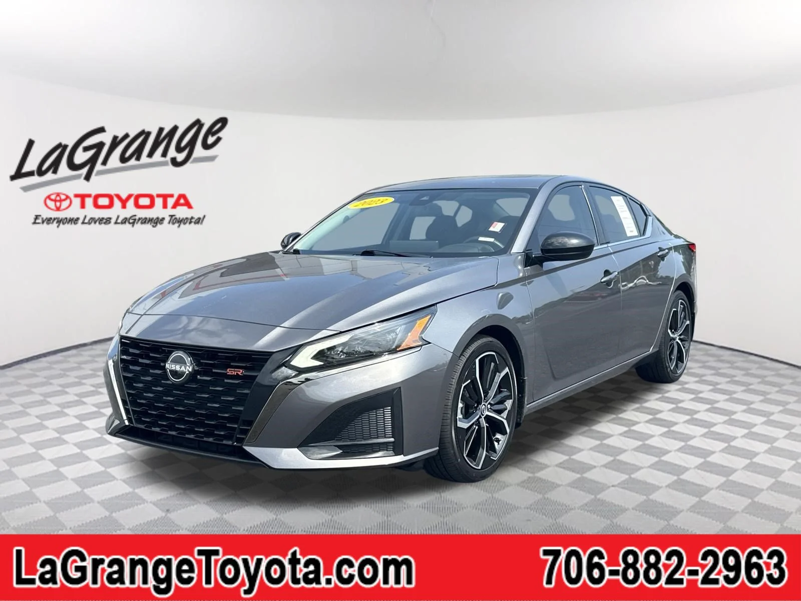 2023 Nissan Altima SR