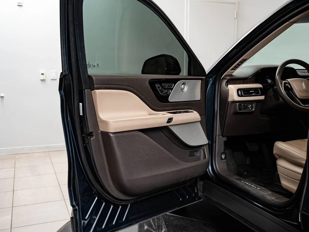 Used 2021 Flight Blue Lincoln Reserve image 30