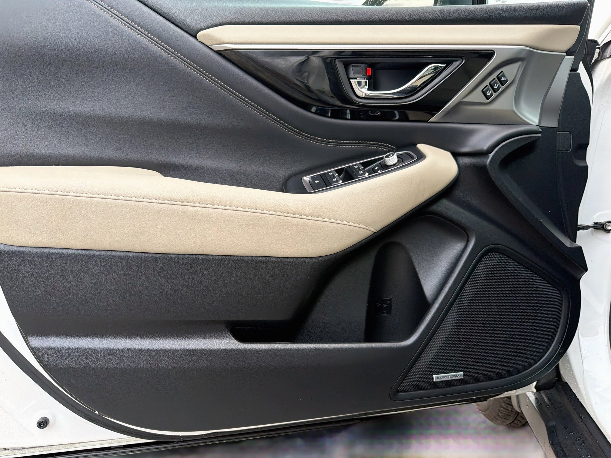 Used 2020 Crystal White Pearl Subaru Limited image 22