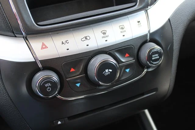 Used 2012 Silver Dodge SXT image 21