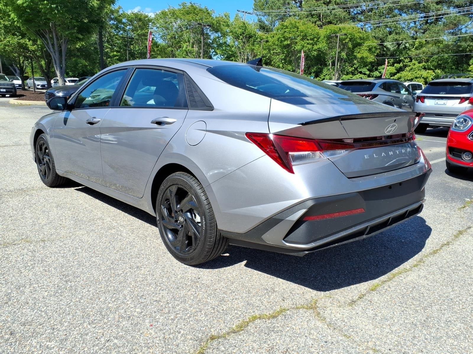 Used 2026 Fluid Metal Hyundai SEL Sport image 8