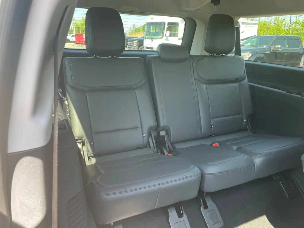 New 2026 Stone Blue Metallic Ford MAX Active image 34