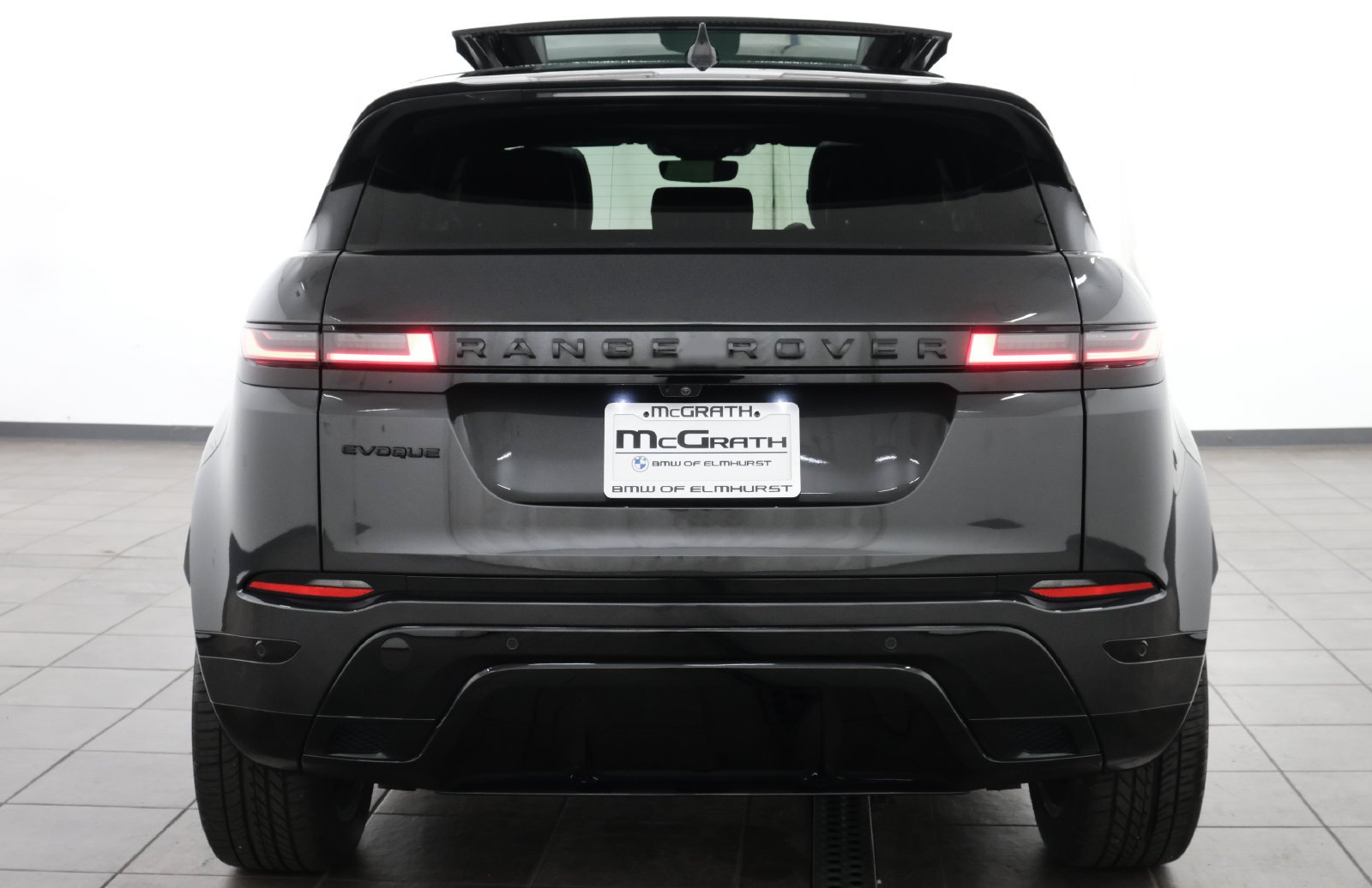 Used 2024 Carpathian Gray Premium Metallic Land Rover Dynamic image 5