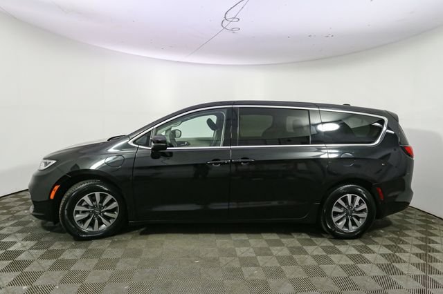 Used 2023 Black Chrysler Touring L image 6
