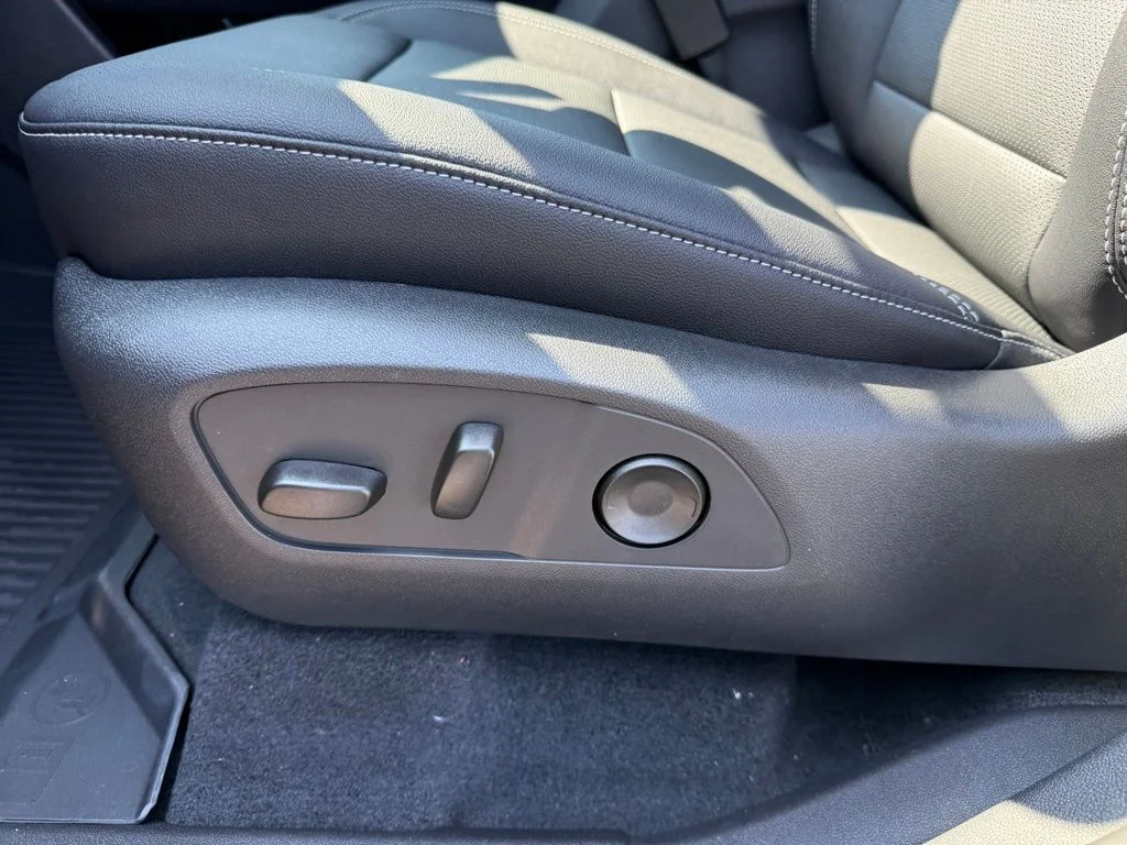 2026 Chevrolet Traverse LT - Photo 18