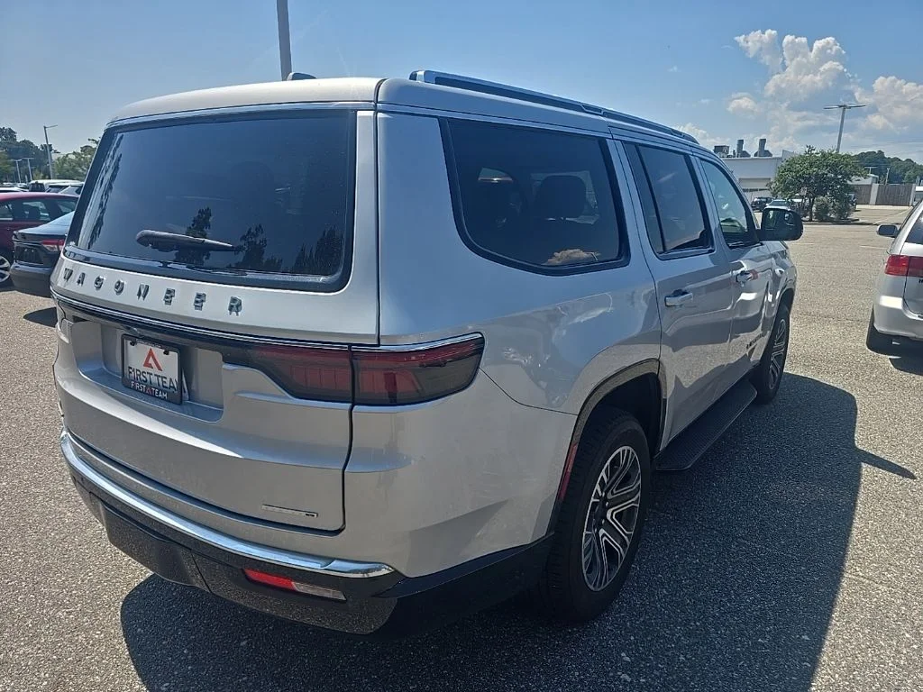 Used 2023 Silver Jeep Series II image 5