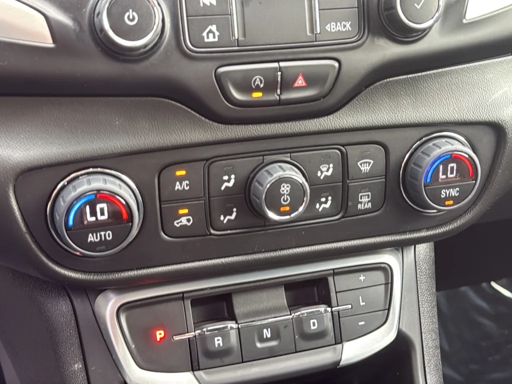 Used 2022 Blue GMC SLT image 22