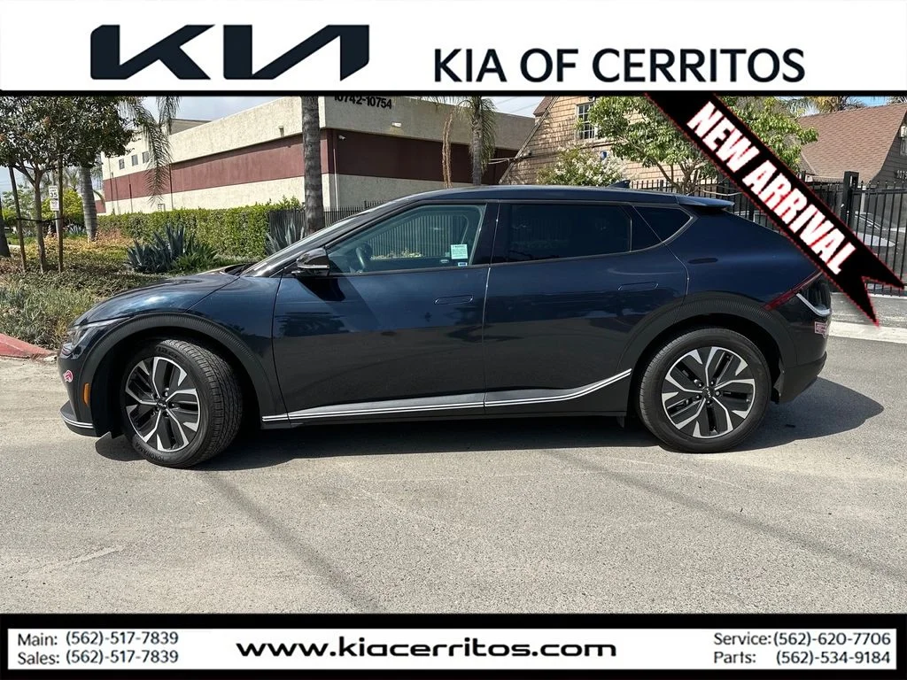Certified Used 2024 Blue Kia Light image 2