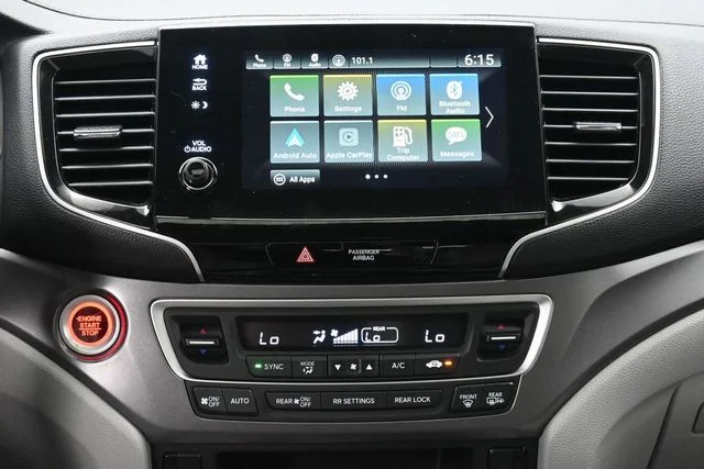 Used 2021 Silver Honda EX-L image 23