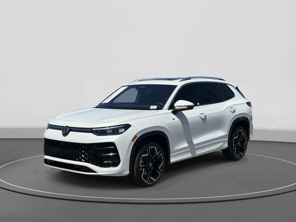 Used 2025 Opal White Pearl Volkswagen SEL R-Line image 1