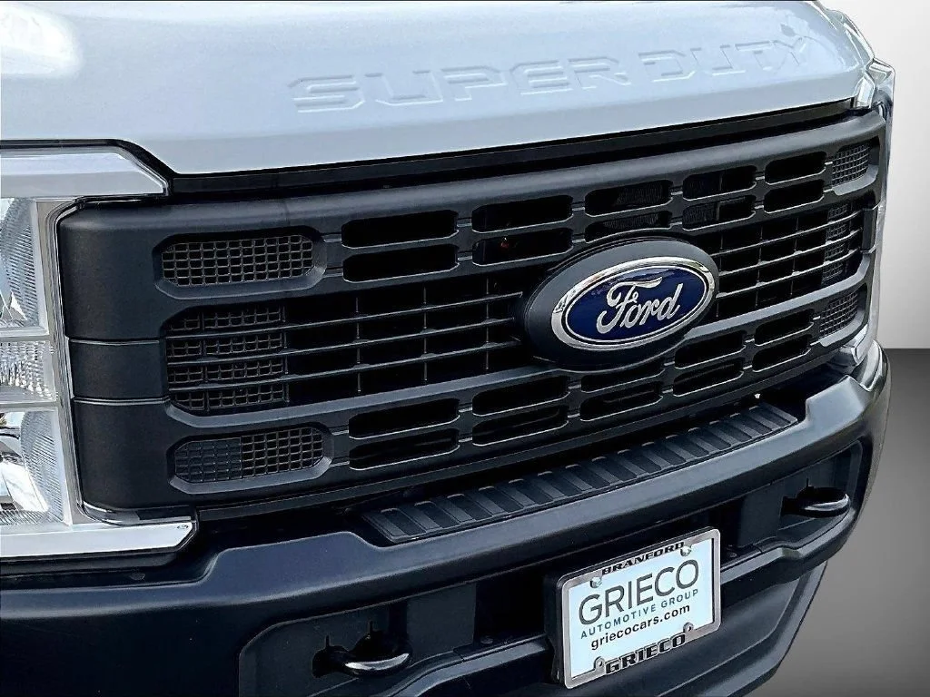 Used 2025 Oxford White Ford XL image 31