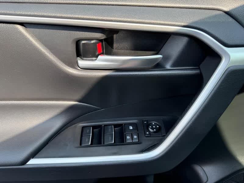 Used 2025 Silver Sky Metallic Toyota XLE image 23