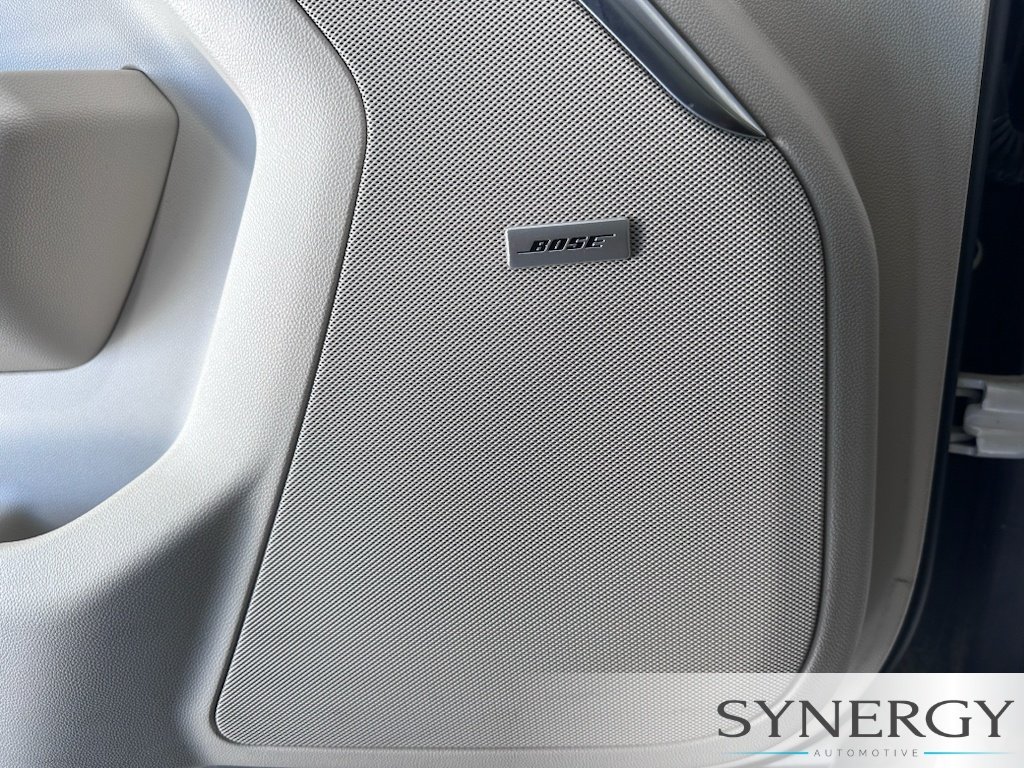 Used 2021 White Frost Tricoat GMC Denali image 21